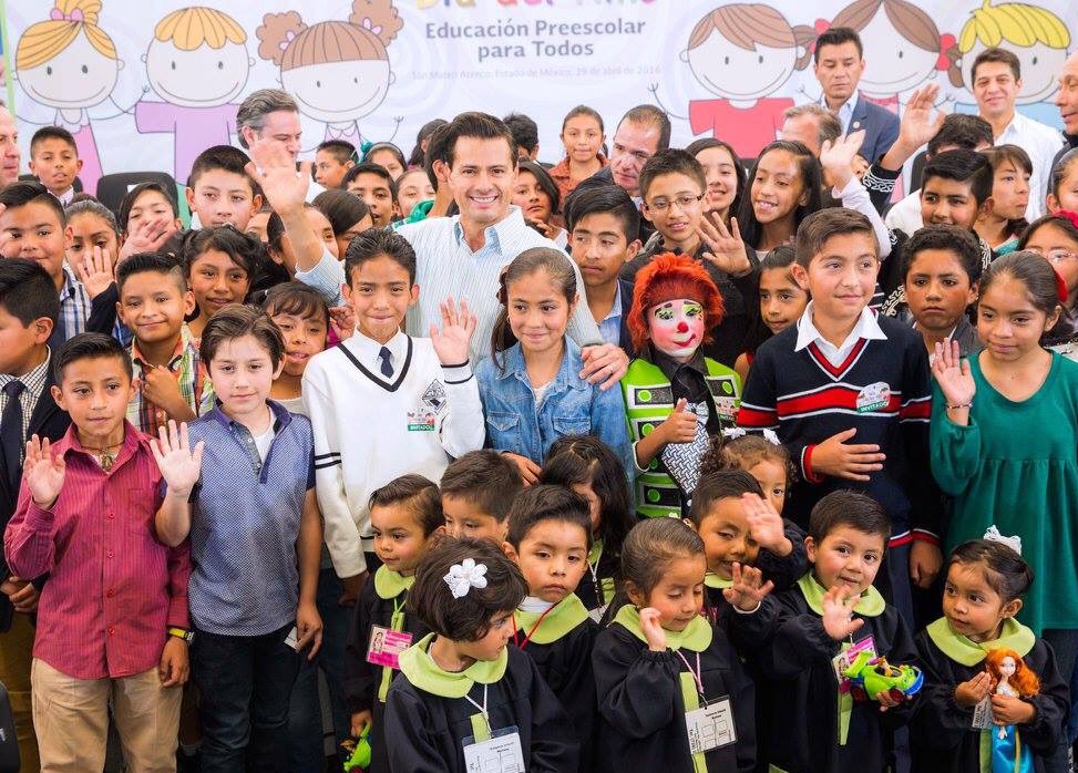 Enrique Peña Nieto tweet media