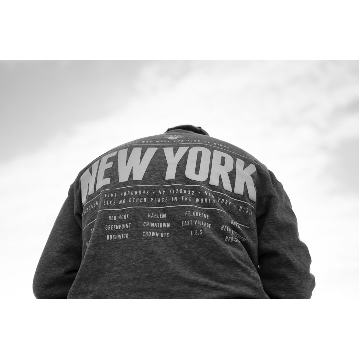 CreatrStudios's tweet photo. Visit the website to see more aweaome photos!! Link in bio

#hypebeast #fashionfriday #streetwear  #Sneakerholics https://t.co/77Kq6NwV31