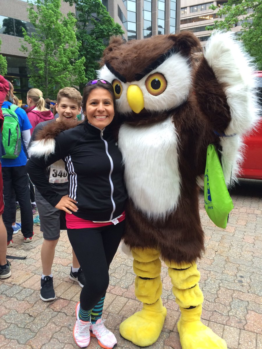gladisbACPS's tweet photo. Families & faculty @APSVirginia make the best of Fridays! We run! #APSHealthy #CC5K @OakieOnTheMove @OakridgeConnect https://t.co/FtBvJgUGI7