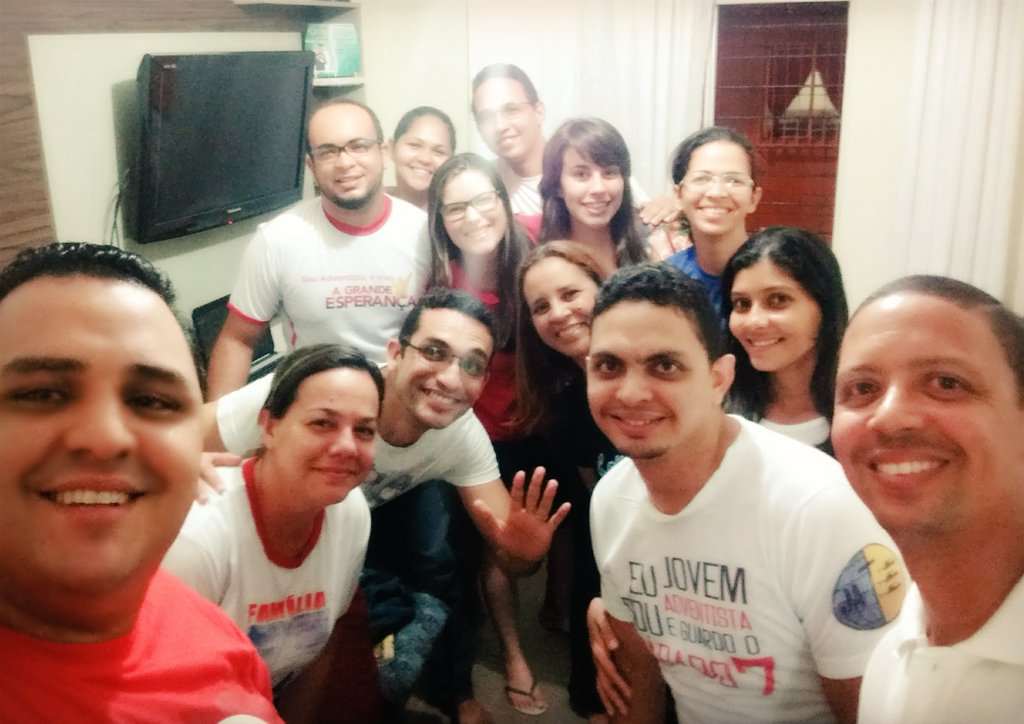 protaciliofilho's tweet photo. Bênção pura os Pequenos Grupos no distrito de Maranguape. Adolescentes e jovens nas mãos de Deus. #PGMyStyle https://t.co/vZdiunyY84