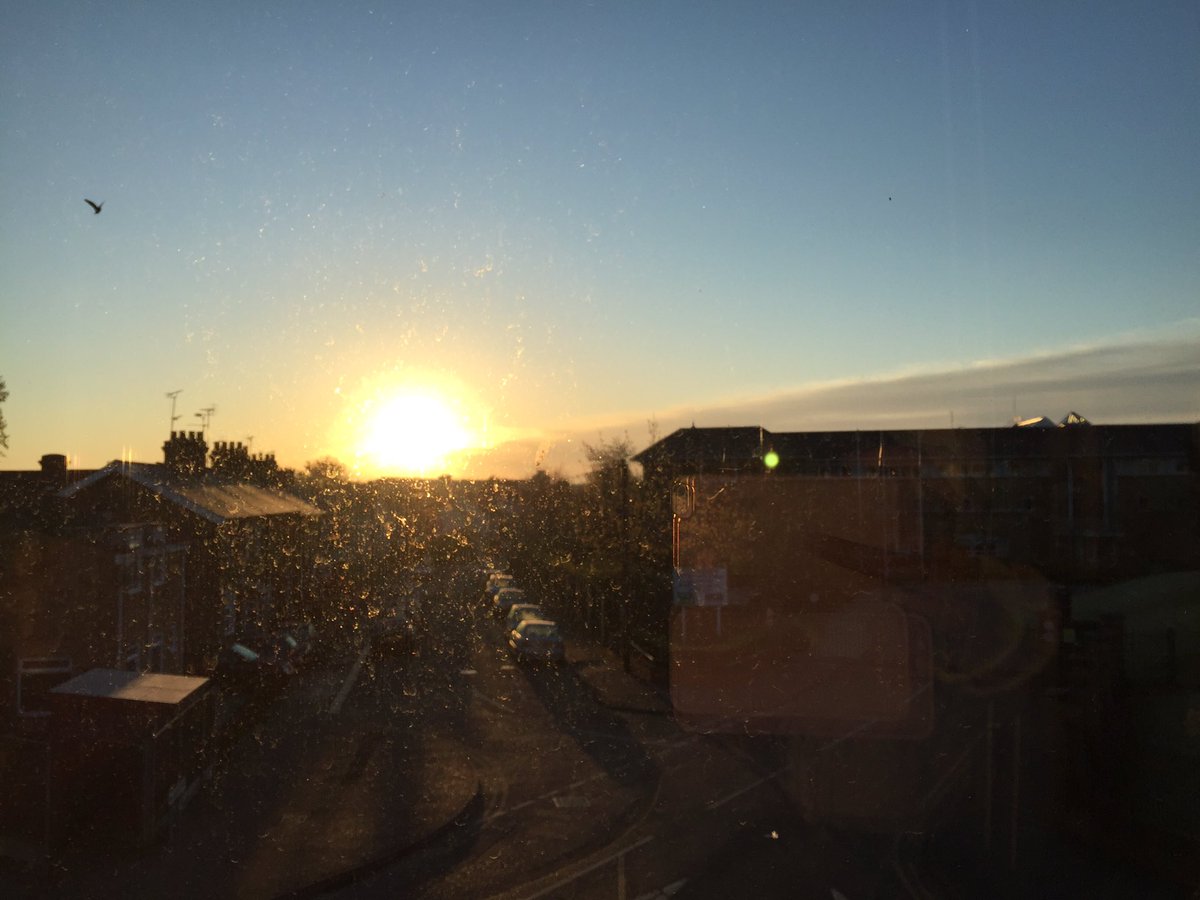 CharlotteSulli's tweet image. Sunrise over #Essex this morning - the one good thing about being up from 4am 😩 #breakfastshift #radio #journalist