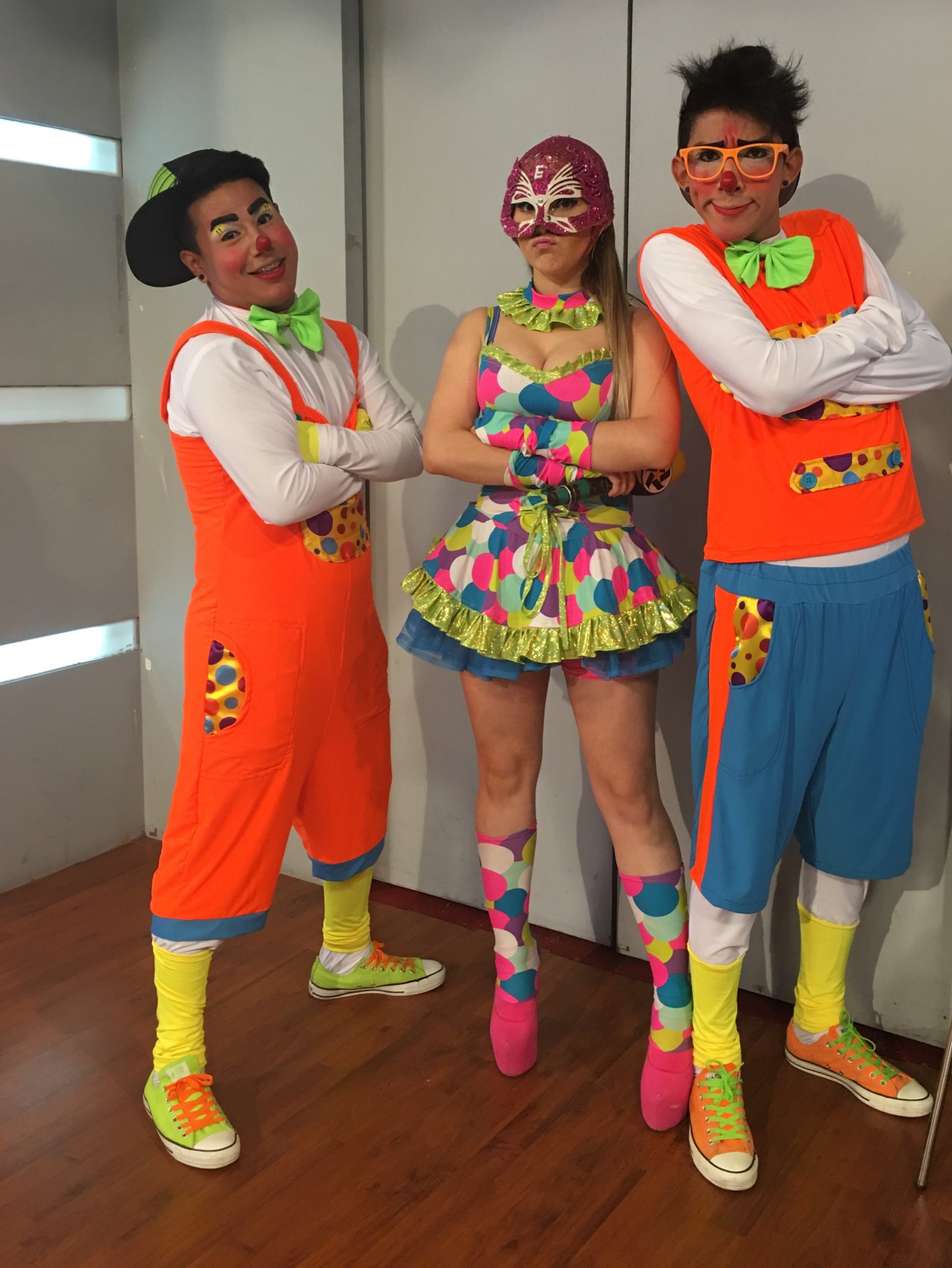 EMA HUEVO on Twitter: Ya llegue !!!Volumen4 😬yoveovolumen4xEma…