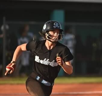RHSSweetSpot's tweet photo. Love this girl. 4 Years of blood, sweat & tears and she never, ever gave up @_mollerz Big things ahead #stetsonbound https://t.co/mXanNk3vUU