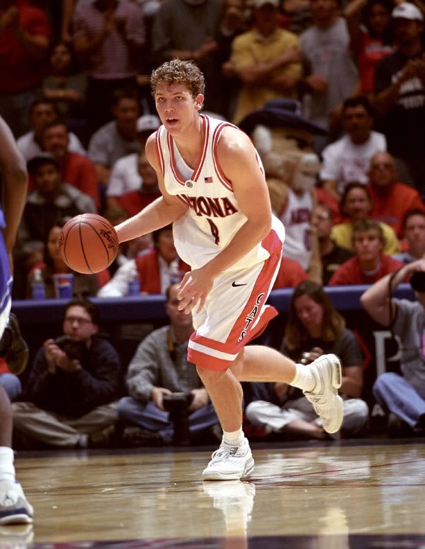 ZonaZooOfficial's tweet photo. Congrats to Arizona Alum, Luke Walton, on becoming the head coach for the Los Angeles @Lakers!! #BearDown https://t.co/RjAPxFKcy8