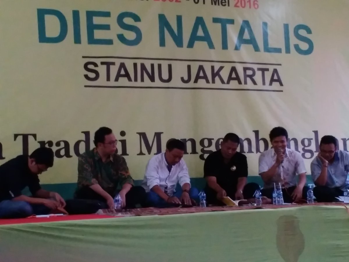 patoni89's tweet photo. Mengisi bedah buku karya @Farizalniezar dlm rangkaian Dies Natalis ke-14 @STAINU_Jkt. @PMII_STAINU #diesnatalis https://t.co/fOUcYU4gVb