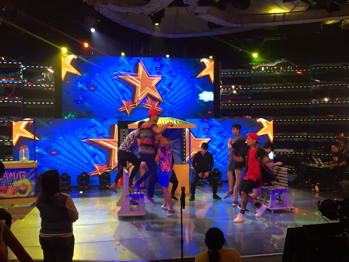 itsShowtimeNa's tweet photo. Hashtags rehearsing now for our opening prod! Exciting naman nito! #SakayNaSaShowtime https://t.co/VETlY4Ju6D