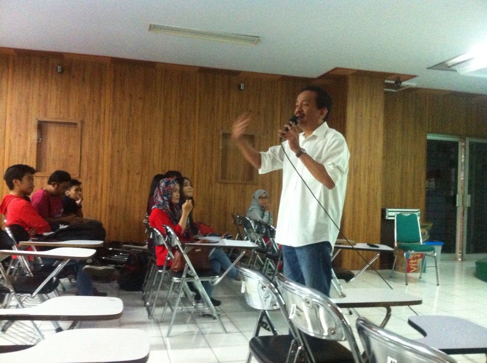 MindStreamID's tweet photo. "Jangan menganggap berkarya itu sebagai suatu beban." -@budiman_hakim #mindstreamID https://t.co/AOheHb7IcE