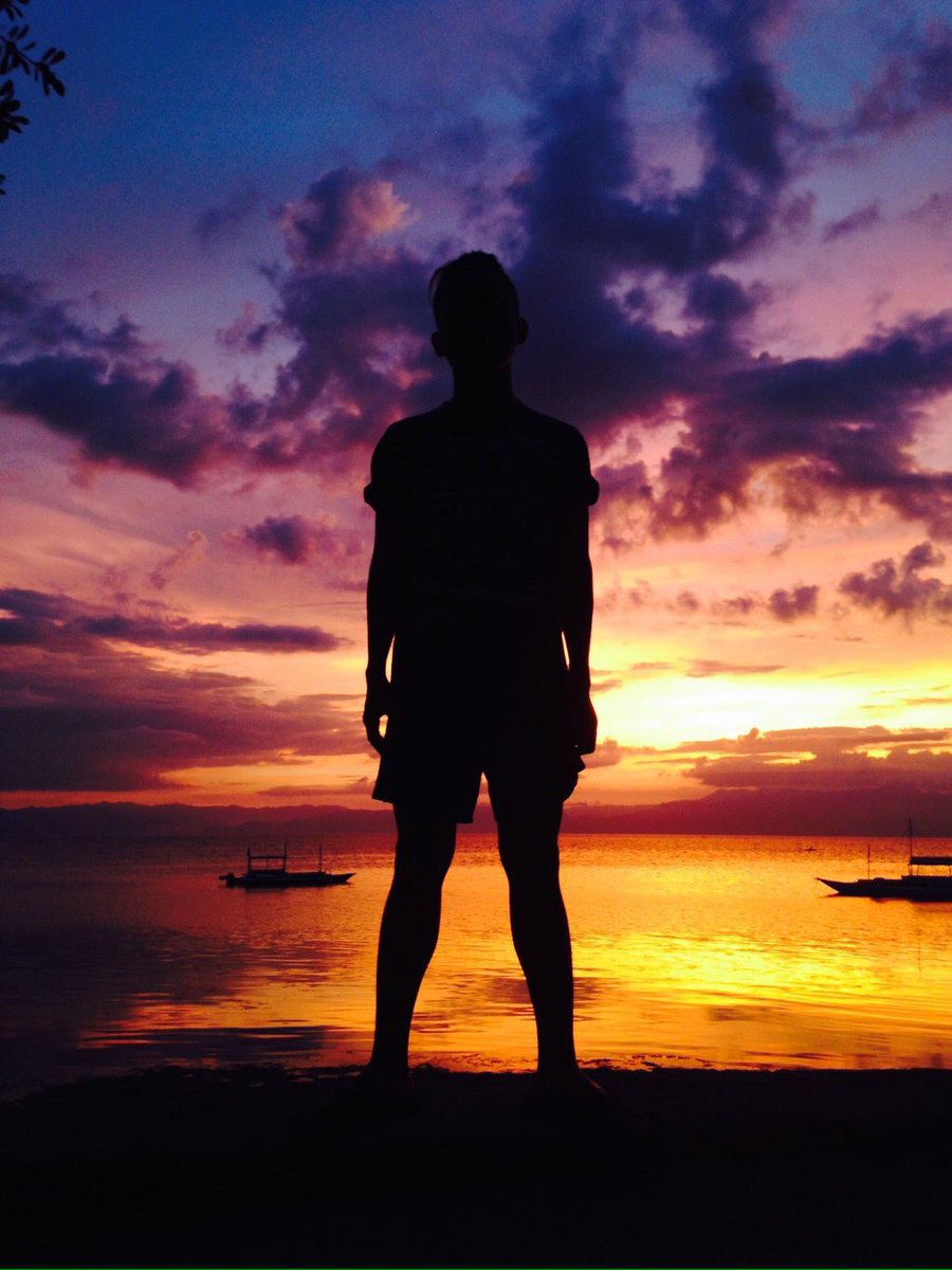 PHOTOGRAPHS2016's tweet image. Sunset is still my favorite color , and rainbow is second.