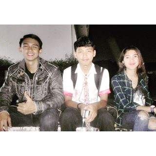 RT <a href="/yuliadewi_dedew/">Dewi YuLia</a>: Klo foto psti ada pembatas na hhaha style na eneng kece bgt <a href="/Lusyana_87/">Tri Lusiana</a> <a href="/martenzadebby/">Debby</a>