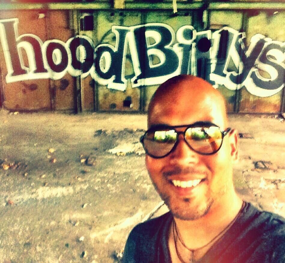 BrujaMaracc's tweet photo. Hoodbilly 4 Life 👏🏾 #fridayflashback #hoodbilly #streetart #graffiti #menstyle #mensfashion #streetstyle #streetwea… https://t.co/55gpE9bfoD