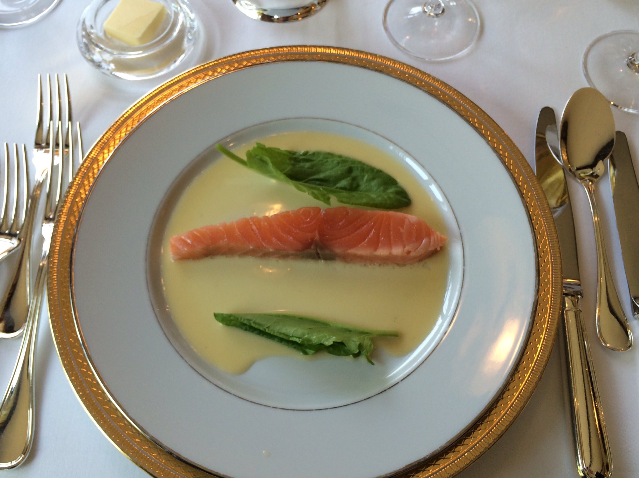 翔翔 ノルウェーサーモンのマリネ 白ワインとエシャロット クリームソース ベルモットの香りづけ 片面炙って甘くしてる 雅俗山荘 T Co Up5n5nvtws Twitter 翔翔 ノルウェーサーモンのマリネ 白ワインとエシャロット クリームソース ベルモットの香りづけ 片面炙って甘くしてる 雅俗山荘 T Co Up5n5nvtws Twitter