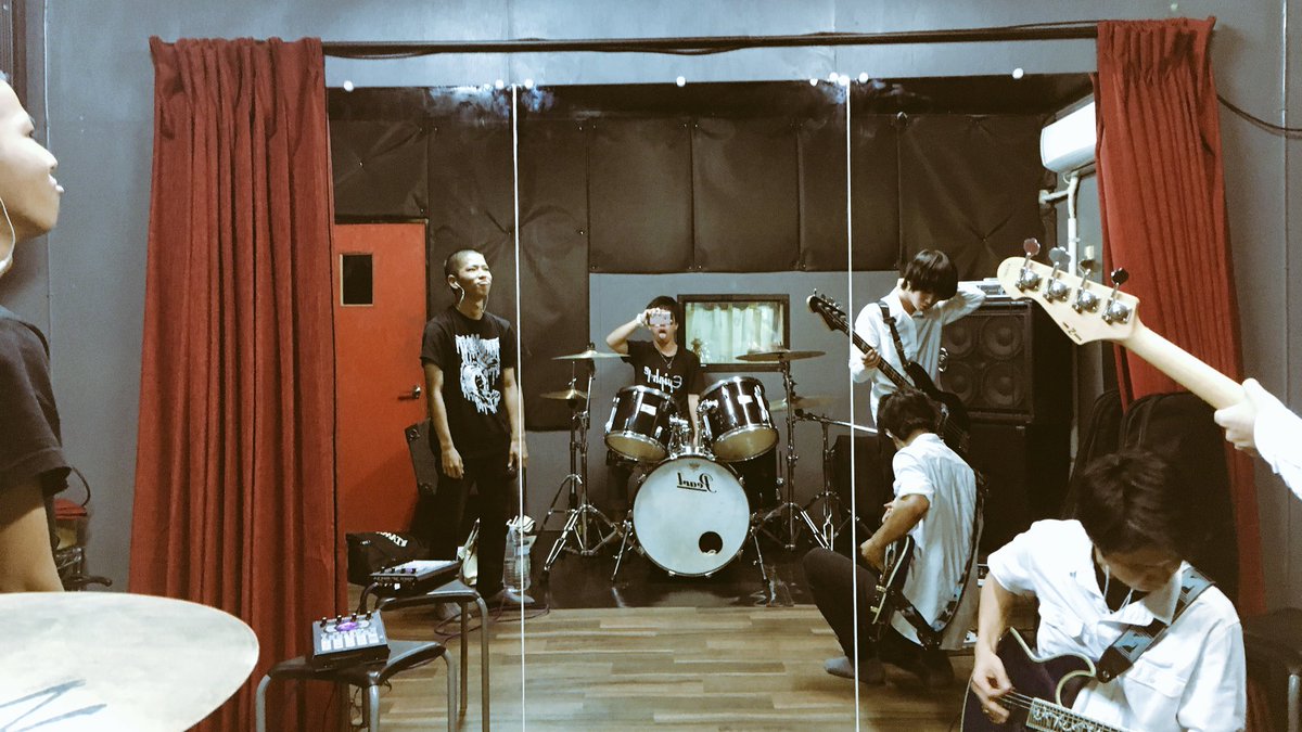niMoto_not's tweet photo. 今日が僕のラストライブかな。 https://t.co/E0Ud3MGllS