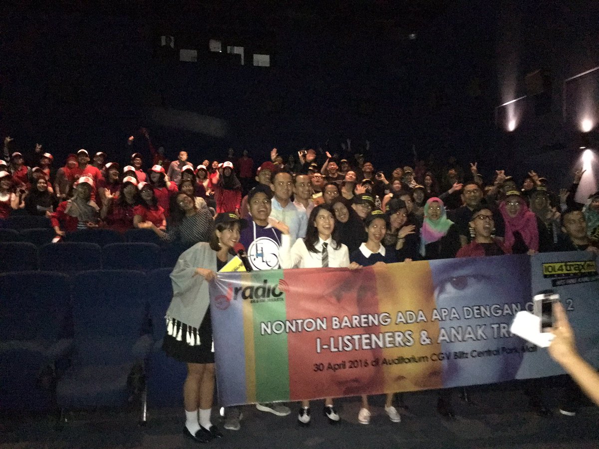 iSwaraJKT's tweet photo. Selamat #NontonRame2AADC2 IListeners! Jangan lupa siapin tissue ya buat ngelap air mata hihi π #Byarcep https://t.co/6MqSmfi60L