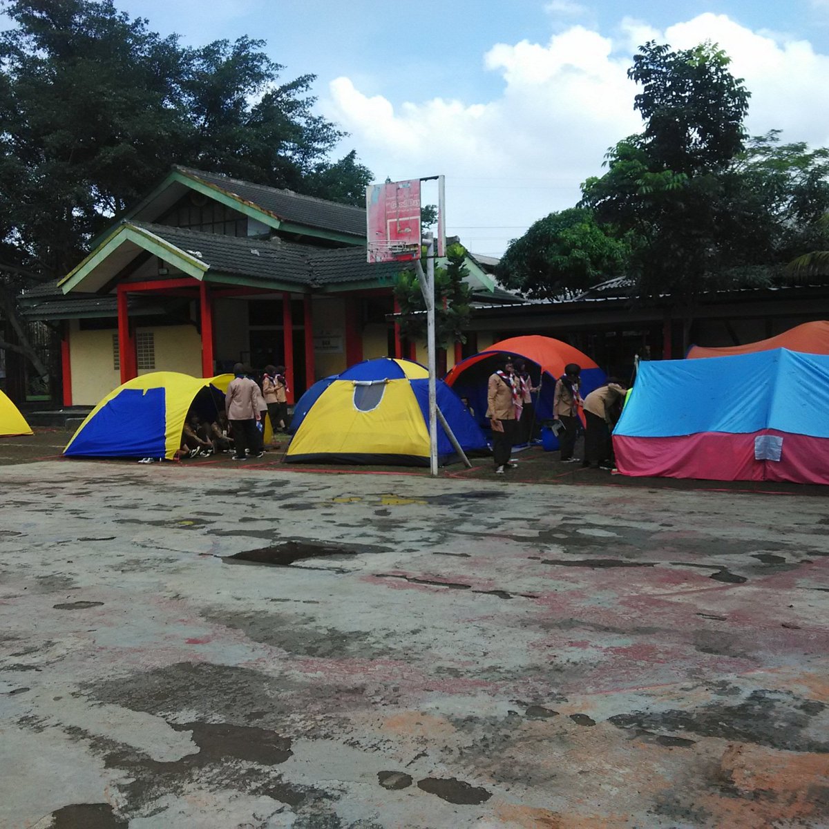 Scout14Vhs's tweet photo. semangat peserta preparing Rover creative!! #prc2016 @dkrbubat_bdg @dkckotabandung @GerakanPramuka @kwarnas https://t.co/gDsPDQHQhW
