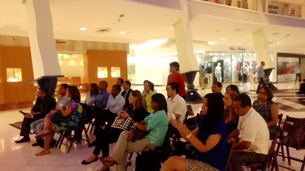 DINEROIDEASRD's tweet photo. Gracias a todos los que asistieron a la Semana de la Educación Financiera #SEFIRD. Hasta el año que viene https://t.co/RUDdihWL5h