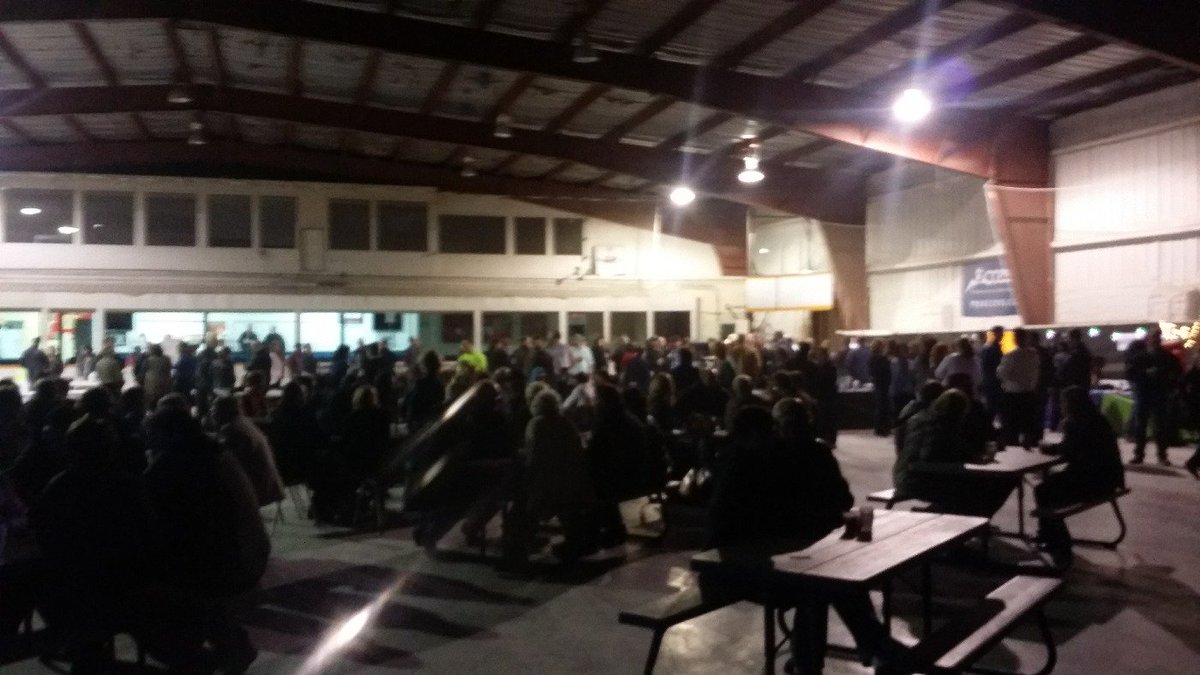 zamaparty's tweet photo. Full house wawota  great job #knowhowtoparty 
#julianaustin https://t.co/84oqswWJLC