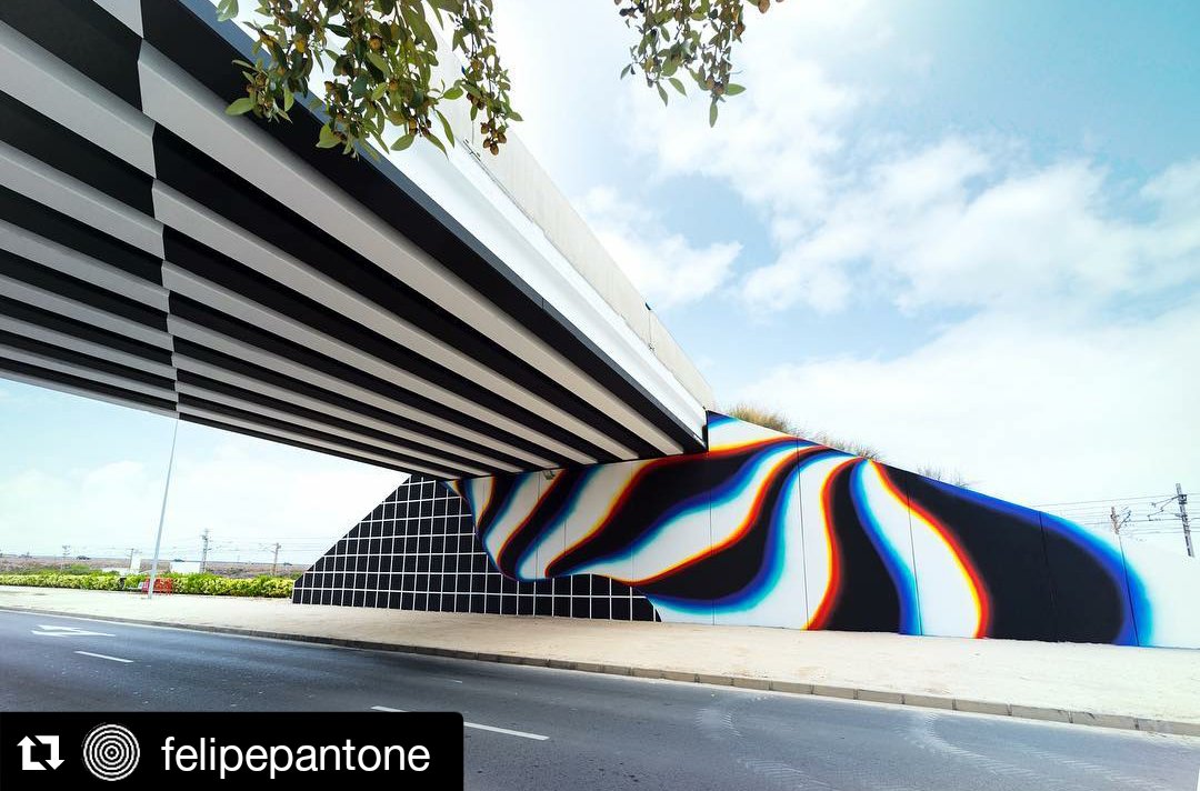 TurismeVilareal's tweet photo. Com ens agrada el resultat del treball realitzat per Felipe Pantone. Espectacular! #TEST2016 https://t.co/H2lLCOXyJE