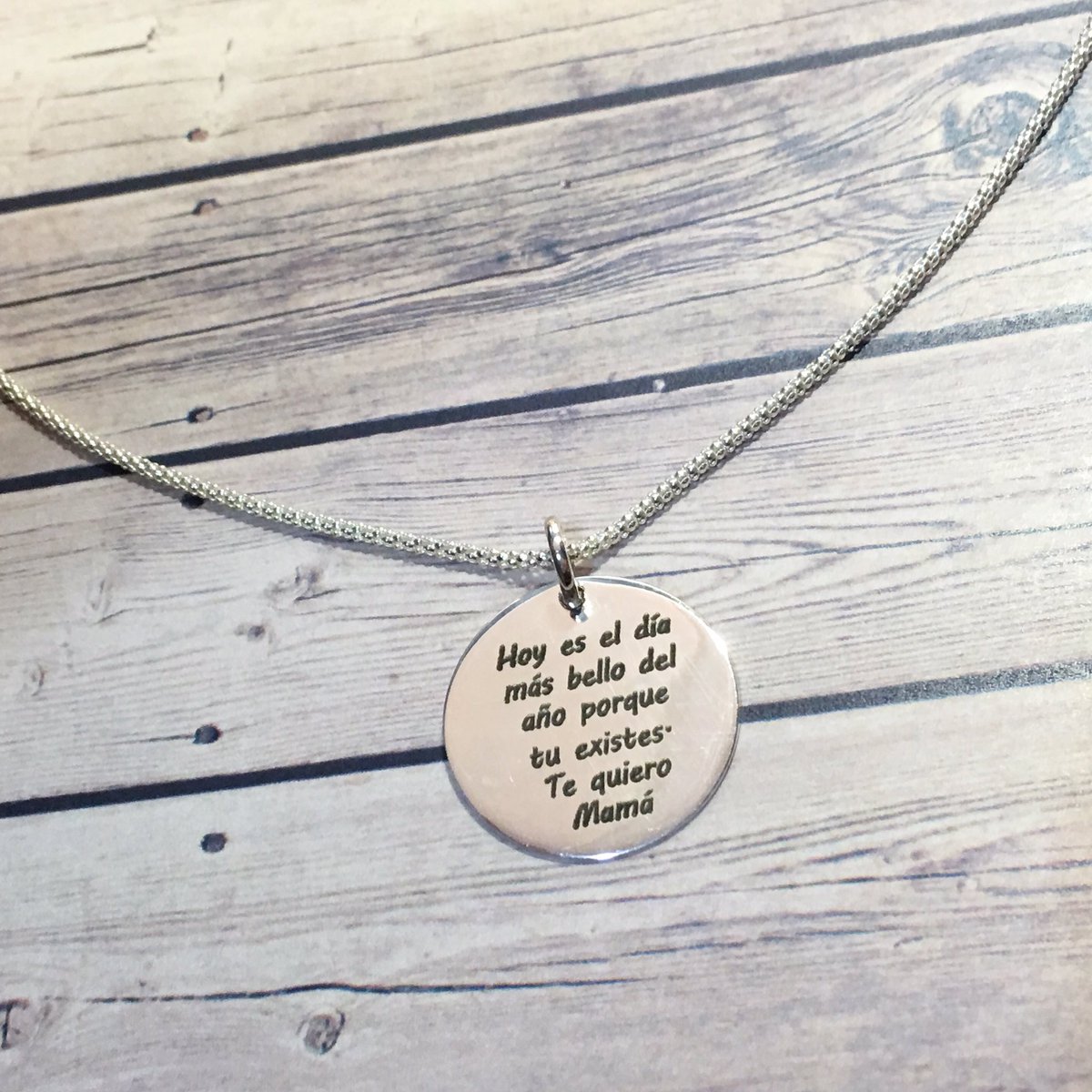 beacomplements's tweet photo. Buenos días! Gargantilla con placa personalizada, todo en plata de ley (24.95€)🌸
Pedidos e info: 657509559 📲 https://t.co/KTxpYnM1ll