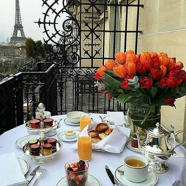 #goodmorning #goodmorningworld #breakfast #breakfastinparis #paris #eiffeltower #tulips #o… ift.tt/1SjaQdc