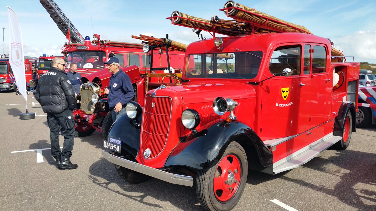 Spuit41's tweet photo. #Spuit41 bij #KNRM Katwijk,  Noordduinen 10-17 uur https://t.co/o9sPRTRVxT