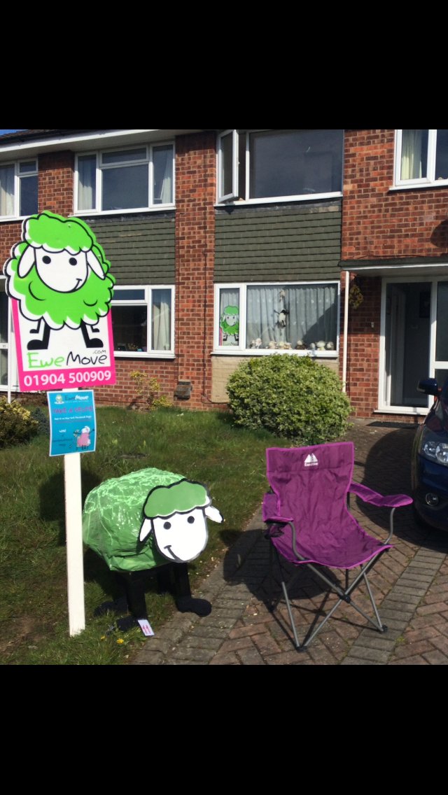 EweMoveYork's tweet photo. Don't miss our debut at the @HWScarecrowFest this Bank Holiday weekend! #hwsf16 #ewemove #york https://t.co/r0Lw9noLS0