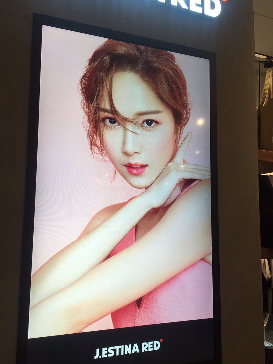 [OTHER][27-10-2015]Jessica trở thành người mẫu mới cho thương hiệu "J.ESTINA RED" ChR9pbeUYAAeJ9e