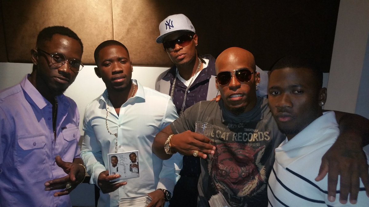 splitimage21's tweet image. Split Image,zoenes#50#support big bro #pyro album release party