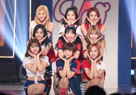 트와이스 컴백주 무대의상 모음 (공식트윗) | 인스티즈