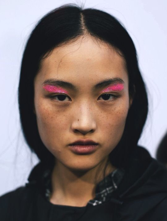 I understand that you should have fun with your makeup, but this is over the top ridiculous