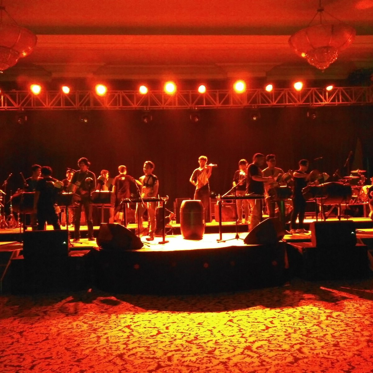 BATUTARA, check sound

#InLoveWith <a href="/GlennFredly/">Latuihamallo</a> &amp; <a href="/isyanasarasvati/">Isyana Sarasvati</a>