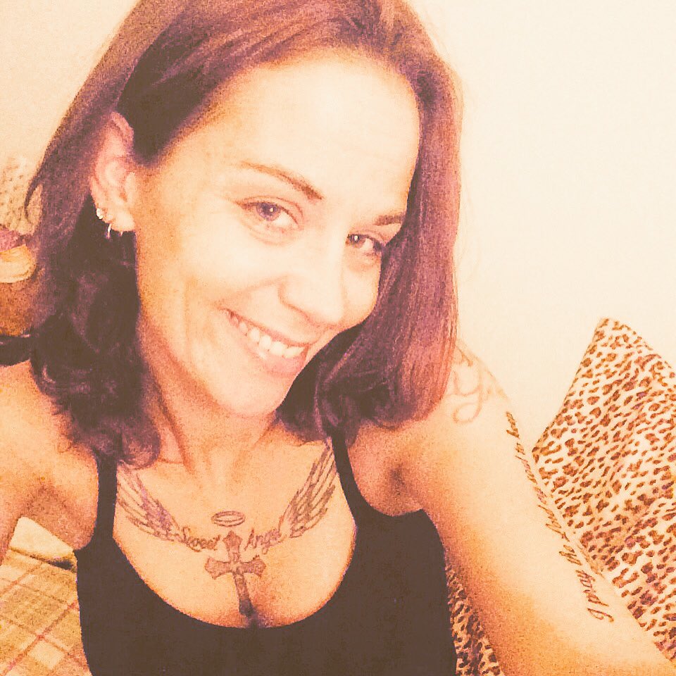 Staciannwh's tweet photo. Broken and bruised... Stronger everyday. https://t.co/nJ1dOyf0by