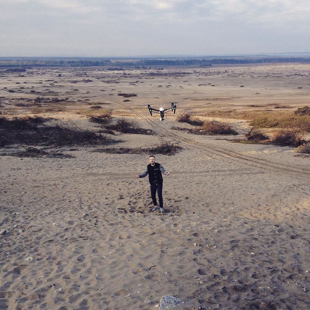 dronodromo_com's tweet photo. krecimy 🎬 #bejf #maxflorec #musicvideo #distortmedia #synekura #hiphop #silesia #cinematographer #dji #dron #shoot … https://t.co/63LFwslaAa