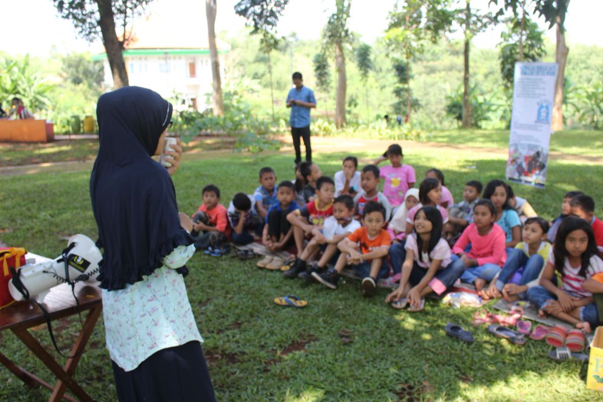 Siang.. Lama tak update.. Sampai terlewatkan event update, yaitu setaman kemarin. Maafkan