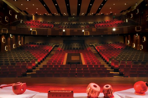weddingzo's tweet photo. #Theater style seating and class at your #wedding #venue https://t.co/WujgMmzmHx