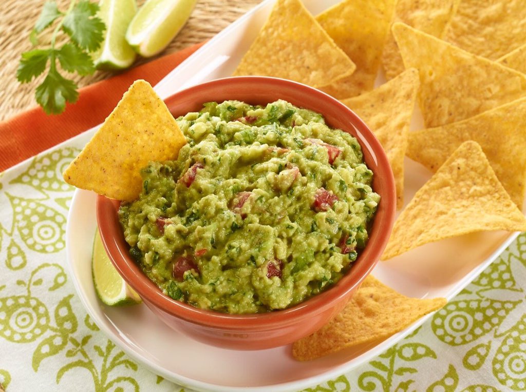 fitcircleapp's tweet photo. Guacamole contain healthy fats, Vitamin E, Vitamin C, it is gluten free and also a good source of Fiber. #FitCircle https://t.co/9y36ibTAV1