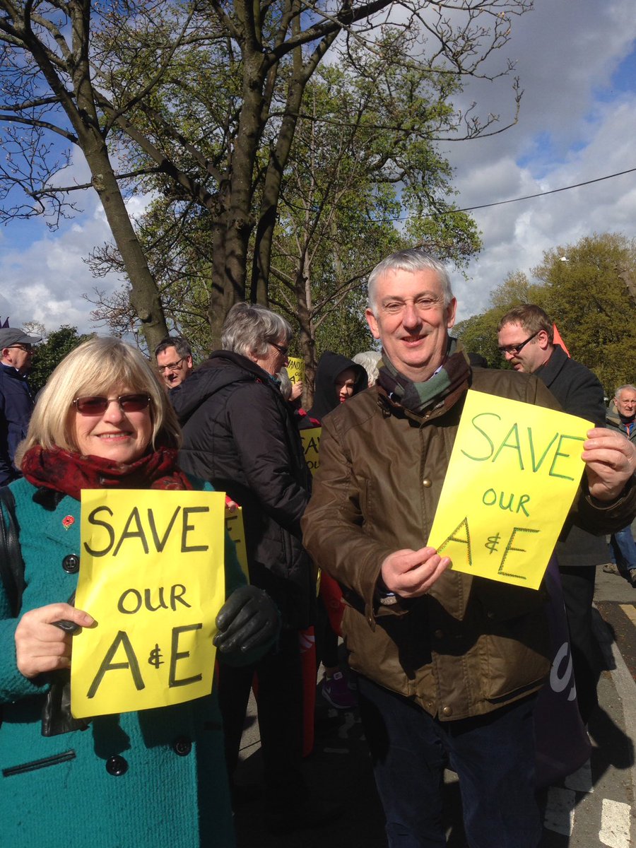 ChorleyLabour's tweet photo. Week 3 of Saturday protests to #savechorleyAandE @LindsayHoyle_MP keeping morale high. We want a reopening date! https://t.co/yUaHyasxpF