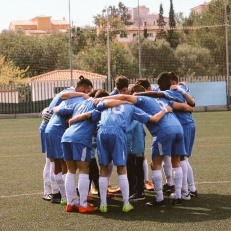 GFemenias10's tweet photo. O trabajamos juntos como un equipo, el uno por el otro, o moriremos solos... #3finales #cdgenova #comeon #equipo🔝 ⚽ https://t.co/BYHCyCdxLO