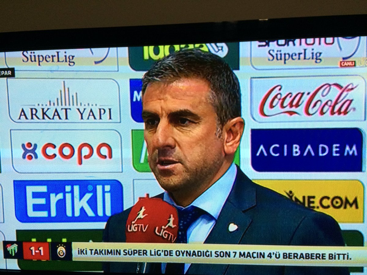 ismail195769's tweet photo. Hamza Hamza oğlu maç sonunda G S lı topçulara be hakemlere gösterdiği alaka diyer hocalara örmek olmalı https://t.co/mgxw4rmbNB
