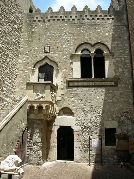 insiemesipu's tweet photo. Meravigliosa Sicilia! Valorizziamola, #InsiemeSiPuò
Palazzo #Corvaja prende il nome dalla… https://t.co/CCItxsNTgd https://t.co/rYcQuXqJ64