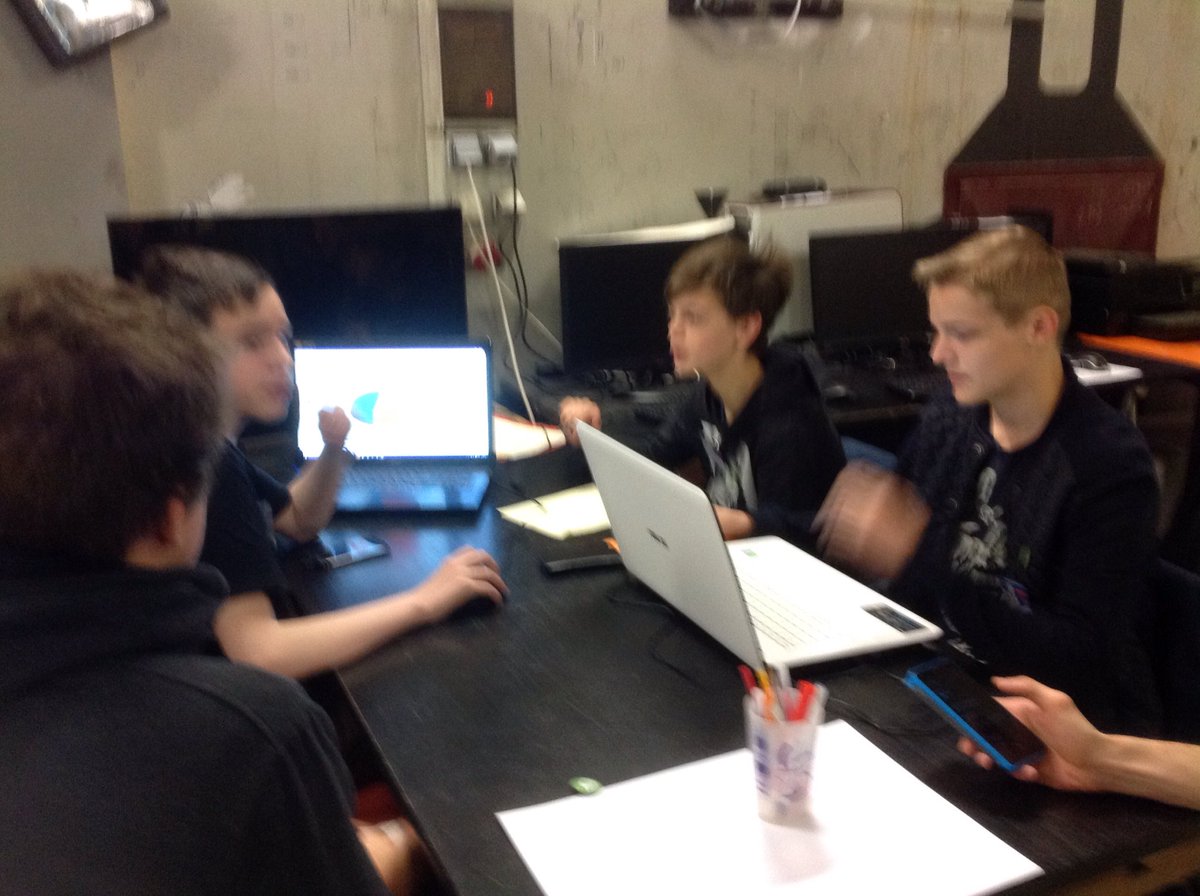 MHBronner's tweet image. #Hackcollège @TCRMBLIDA @dane_nancy_metz : ça commence, les élèves sont déjà sur leurs projets eco- responsable2.0