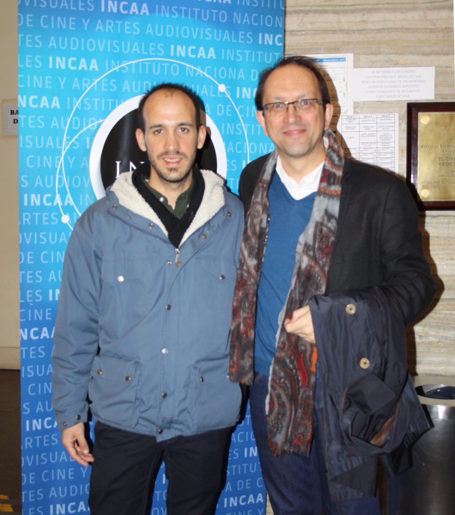 alorenzo64's tweet image. Con Simón Casal, director de #LobosSucios, antes da súa estrea en Bos Aires @INCAA_Argentina @LibroGalegoBA16
