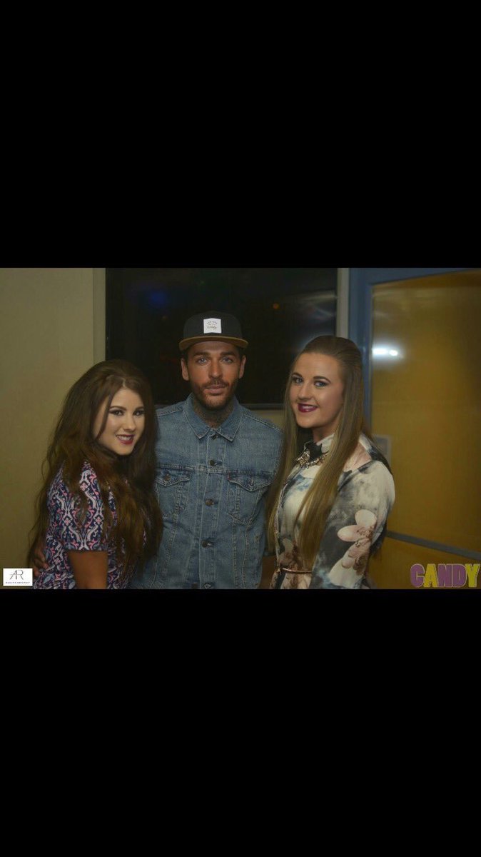 bevstar's tweet photo. @P_Wicks01 genuinely lovely guy, this had made my life now meeting you. 😍😍😍😍 https://t.co/PTP8MLIvEj
