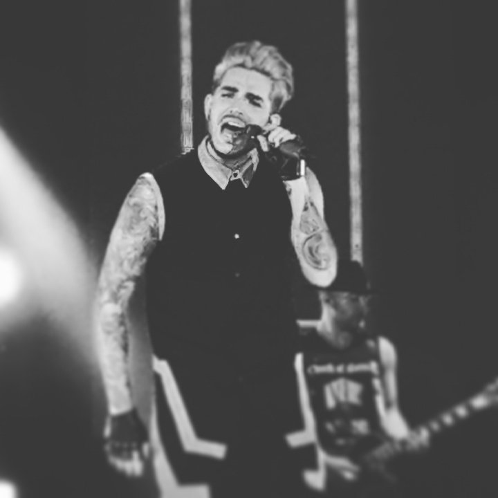 pebbles22music's tweet photo. #berlin #huxleys #originalhigh #germany #Tour2016 #adamlambert #originalhightour #livemusic #concert #glamrock https://t.co/B9FVhjUFkC