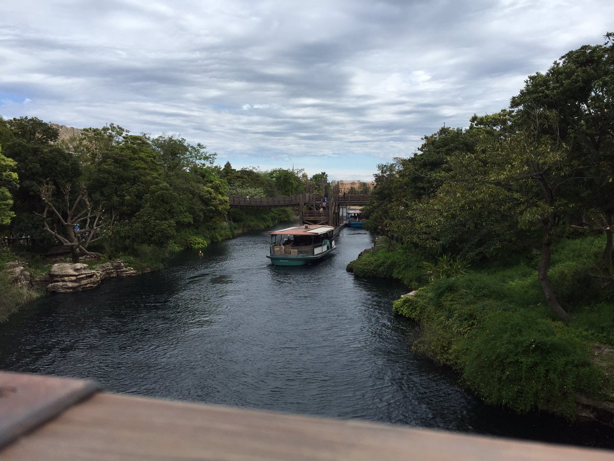 Disney_5884's tweet photo. もしよかったら、保存どーぞ✨

※一眼レンズカメラでは、ありません。

2016.04.29 in TokyoDisneySea https://t.co/nEezUWVZi0