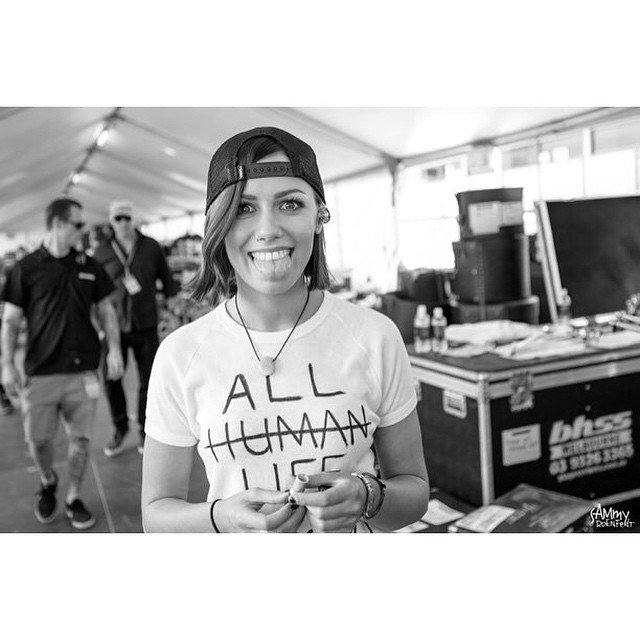 TonightAliveSP's tweet photo. "Jenna McDougall backstage at Melbourne Soundwave" #sw2015
📷 Sammy Roenfeldt https://t.co/Wt4qXtb78r