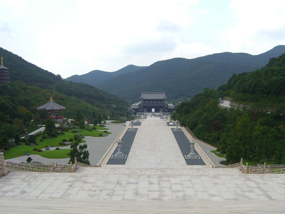 ラスボスはデビルayanami A Twitter 謎 兵庫の山奥で謎の巨大宗教施設が発見される