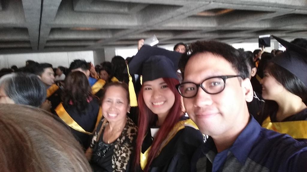 JeromeDuran's tweet photo. Congratulations to my CUM LAUDE sis @jheyjhidee..!😄😄😄 #PUPGraduation2016 https://t.co/Hamy8Qd1Zf