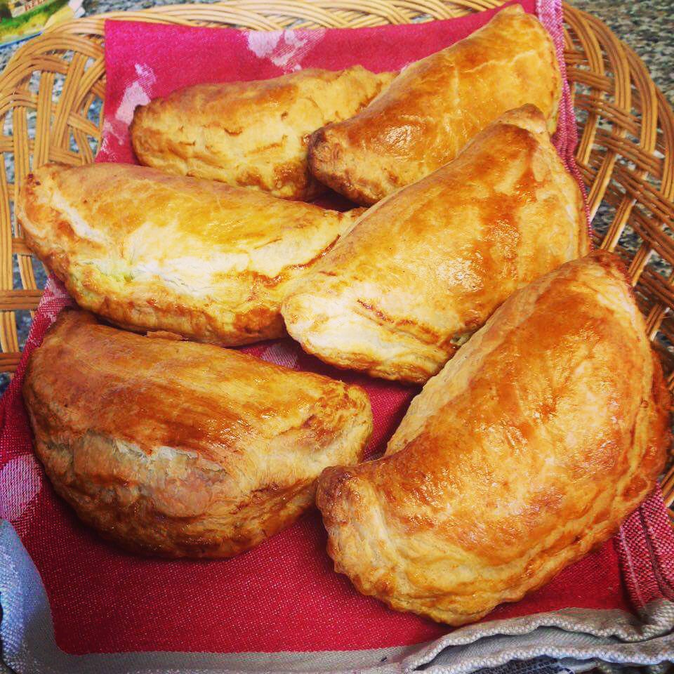 Hodmedods's tweet photo. Pastizzi - delicious pastry parcels of curried green split peas (cross between a pasty &amp; samosa) from Malta. https://t.co/wahY9KeICS