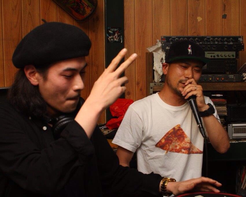 BOOOOOYAKA_SHA's tweet photo. AFRAのBEATBOXのお陰で毎回ラバダブがより一層やばくなる!マイメンいつもありがとう!Respect Mi Bredda!
#BAY_SMOKERZ #AFRUB_A_DUB
#AFRA #HUMAN_BEATBOX #感謝 https://t.co/2atusT6FDH