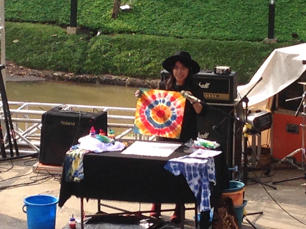 NOW!
Tie Dye Workshop bersama <a href="/geztafoya/">Gezta Pattiasina</a> 
#FON2016
#ChromaticEast